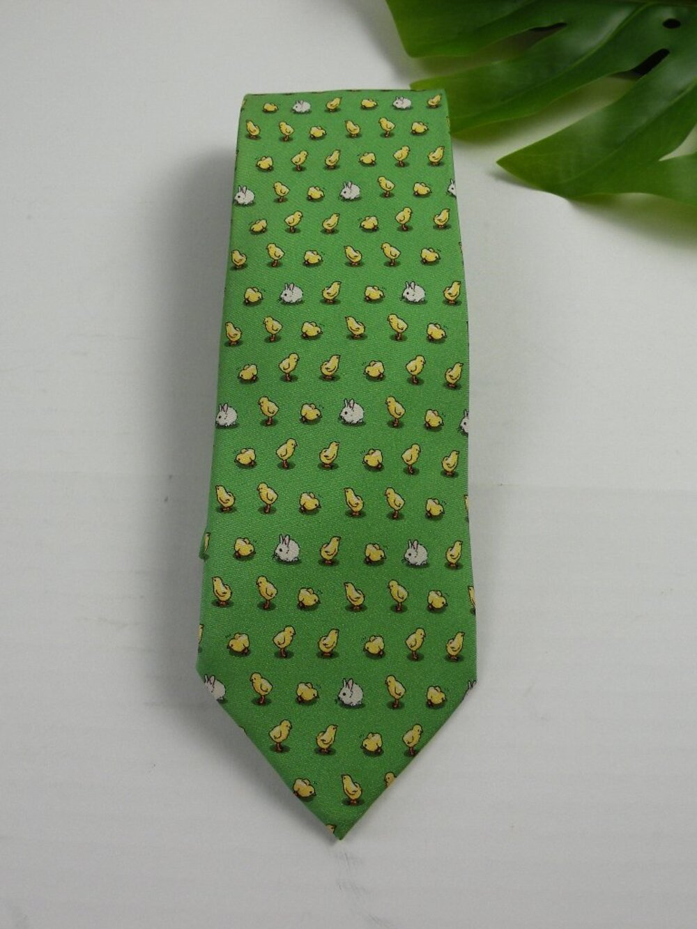 NWOT Bird Dog Bay 100% Silk Tie Green Chicks Rabbits Easter USA